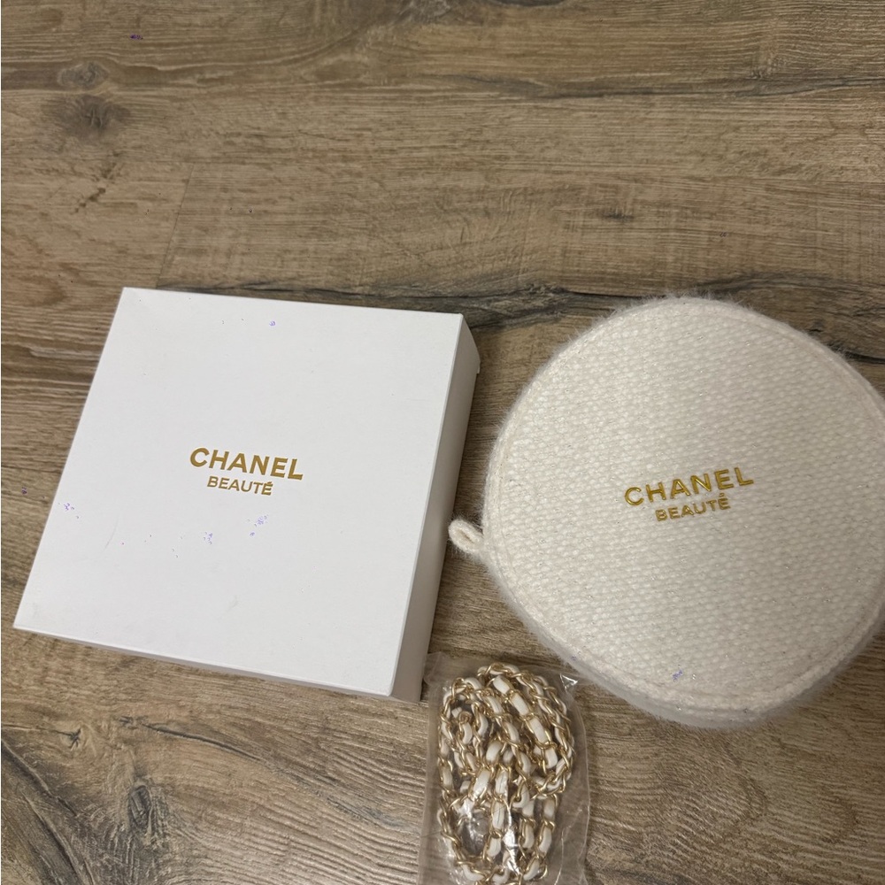 White and Gold Women's Accessory Set